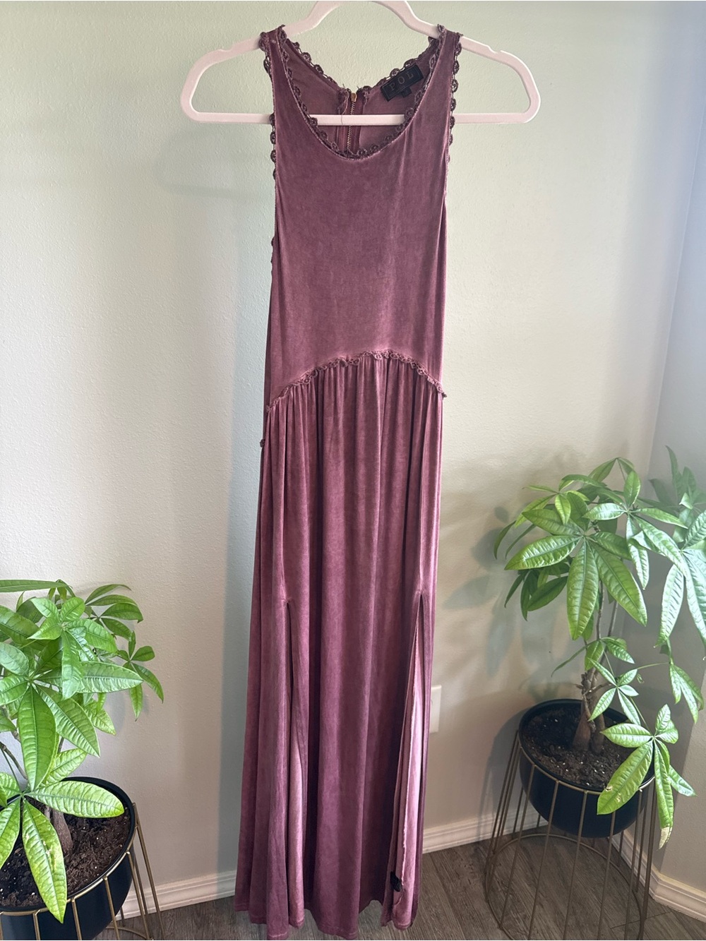 POL Mauve Velvet Maxi Dress – Size S – Boho Lace Trim